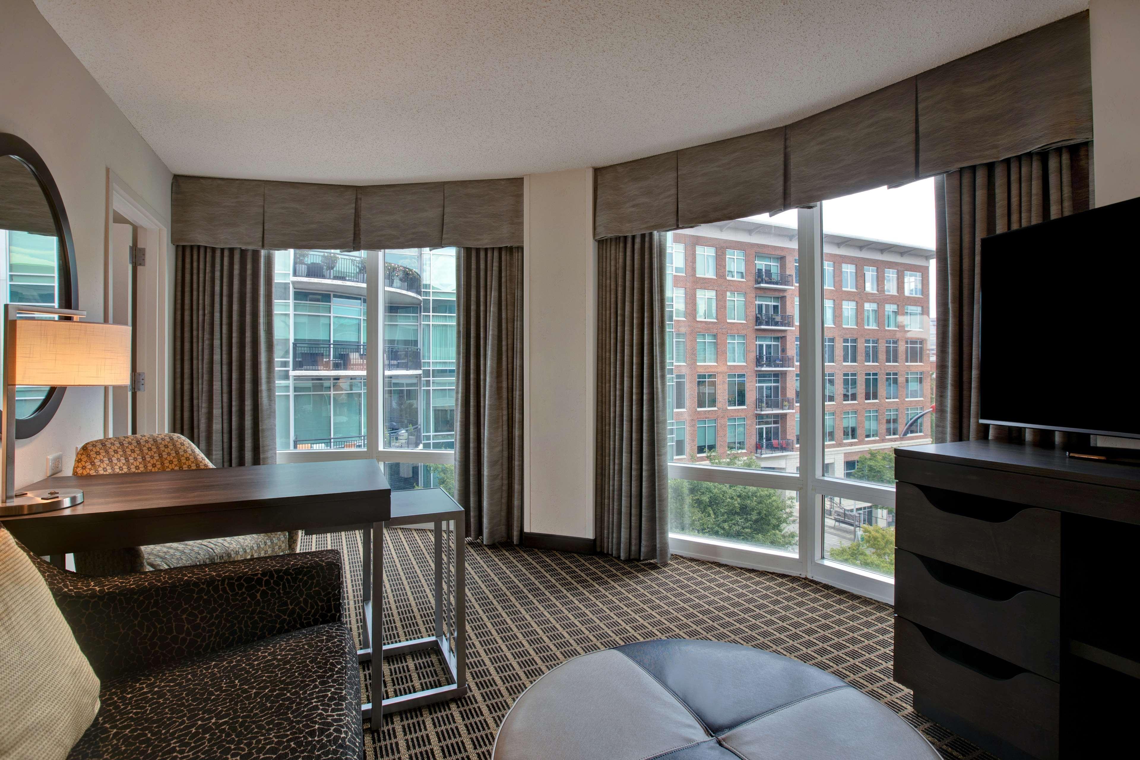 Hampton Inn & Suites Greenville-Downtown-Riverplace Екстер'єр фото