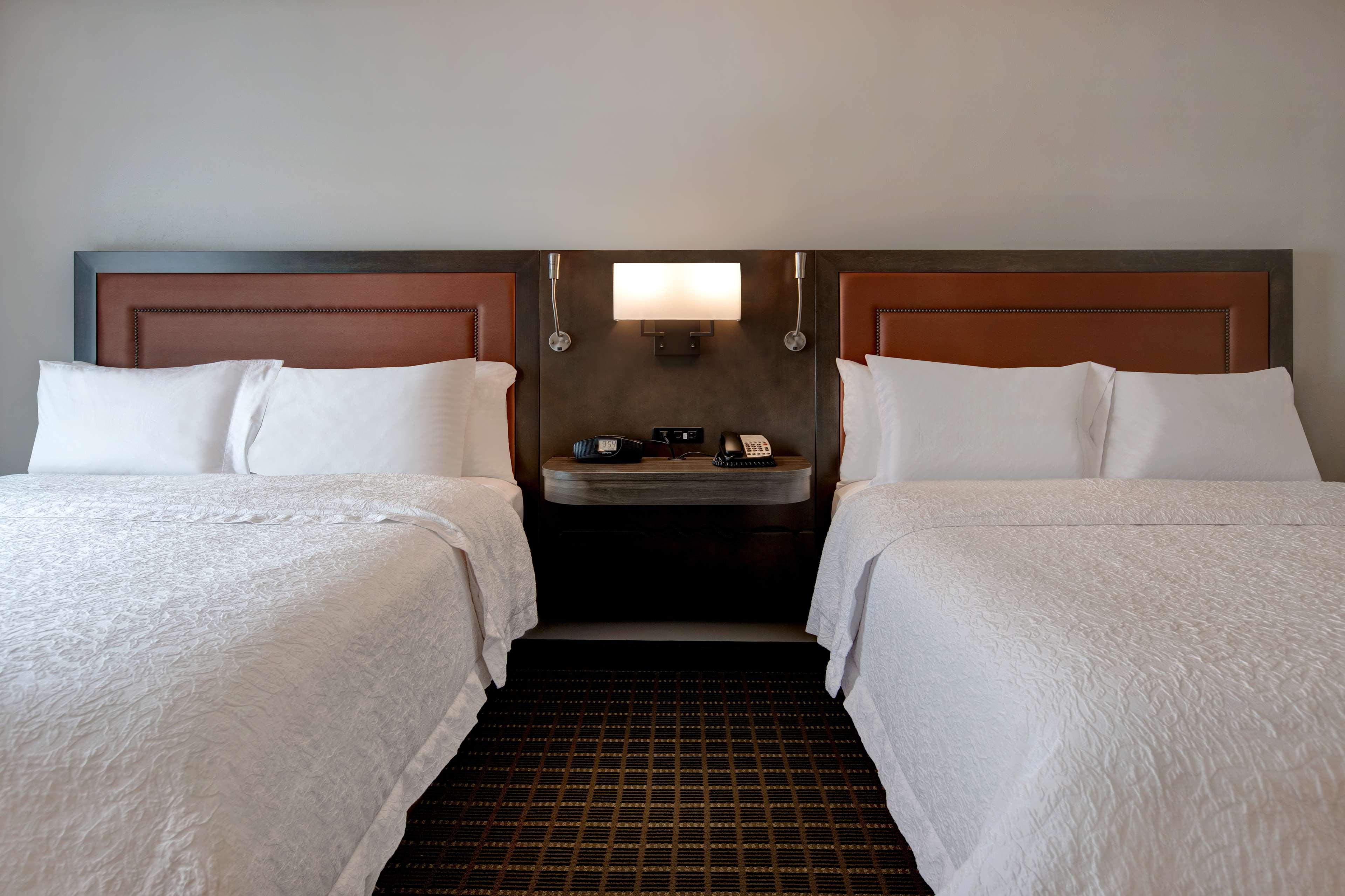 Hampton Inn & Suites Greenville-Downtown-Riverplace Екстер'єр фото