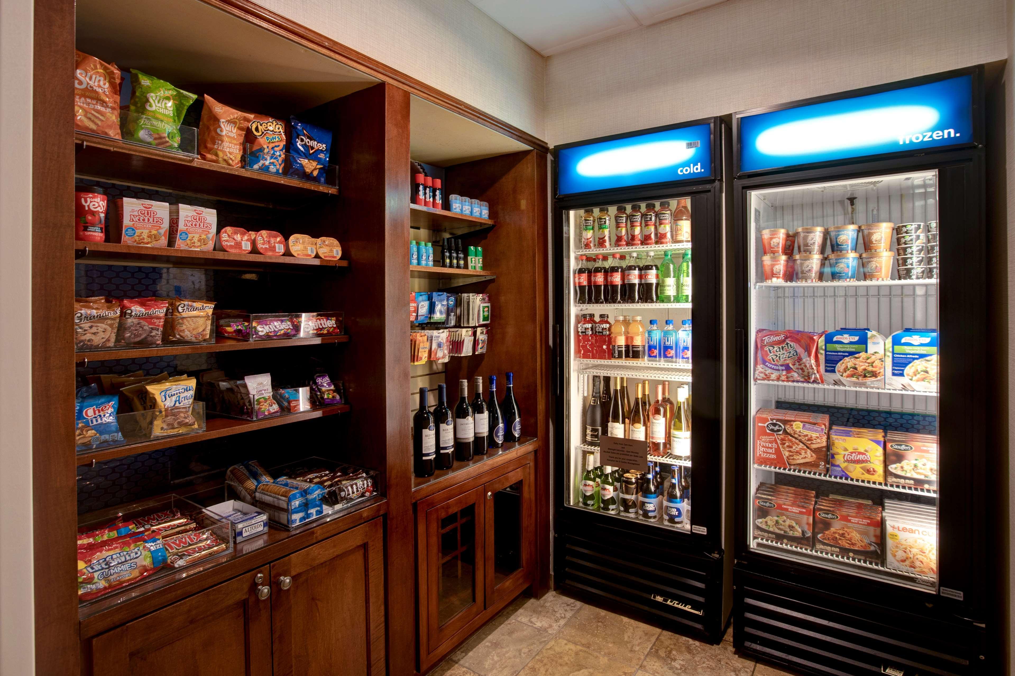 Hampton Inn & Suites Greenville-Downtown-Riverplace Екстер'єр фото