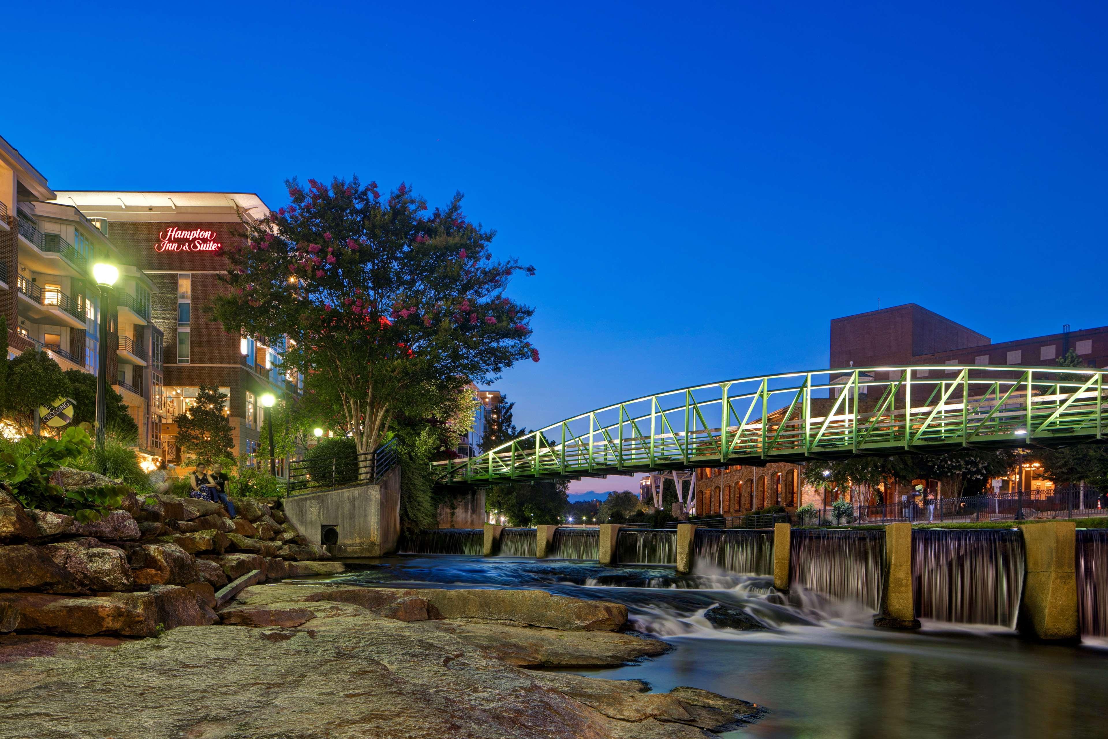 Hampton Inn & Suites Greenville-Downtown-Riverplace Екстер'єр фото