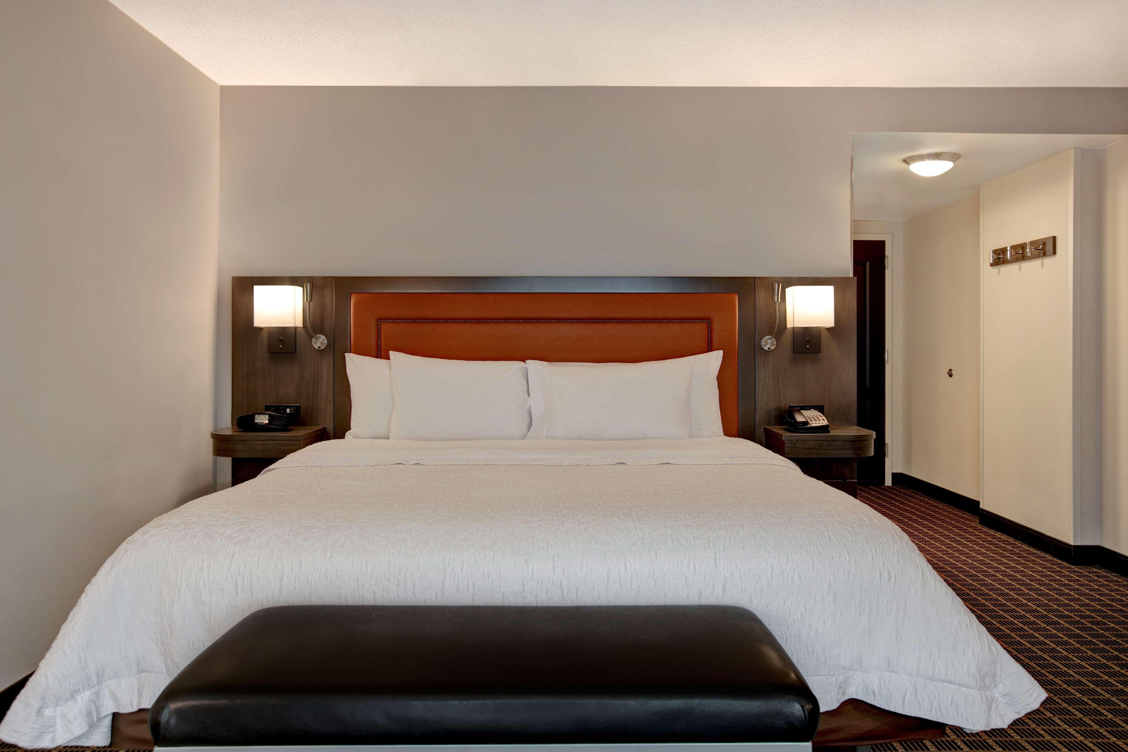 Hampton Inn & Suites Greenville-Downtown-Riverplace Екстер'єр фото