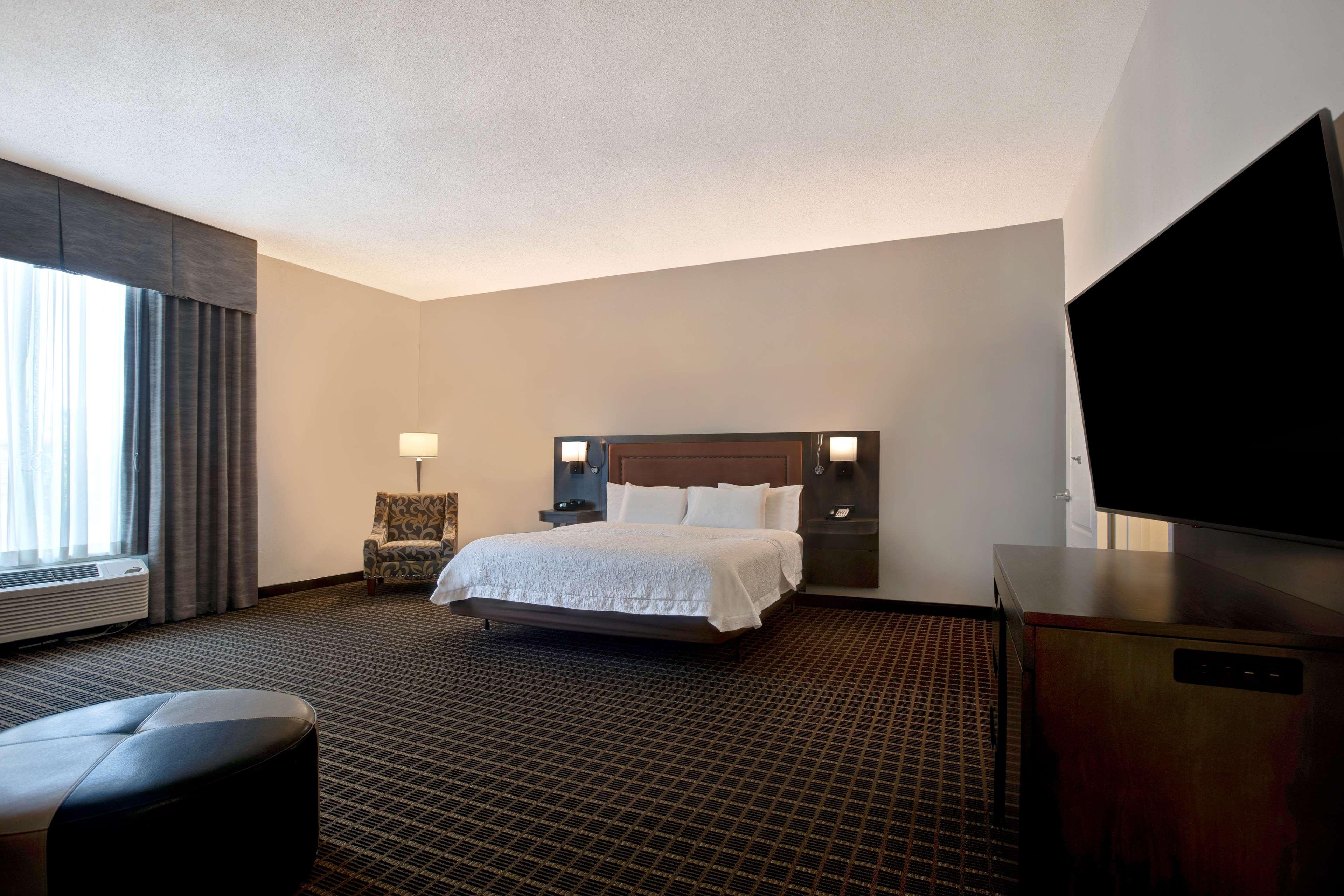 Hampton Inn & Suites Greenville-Downtown-Riverplace Екстер'єр фото