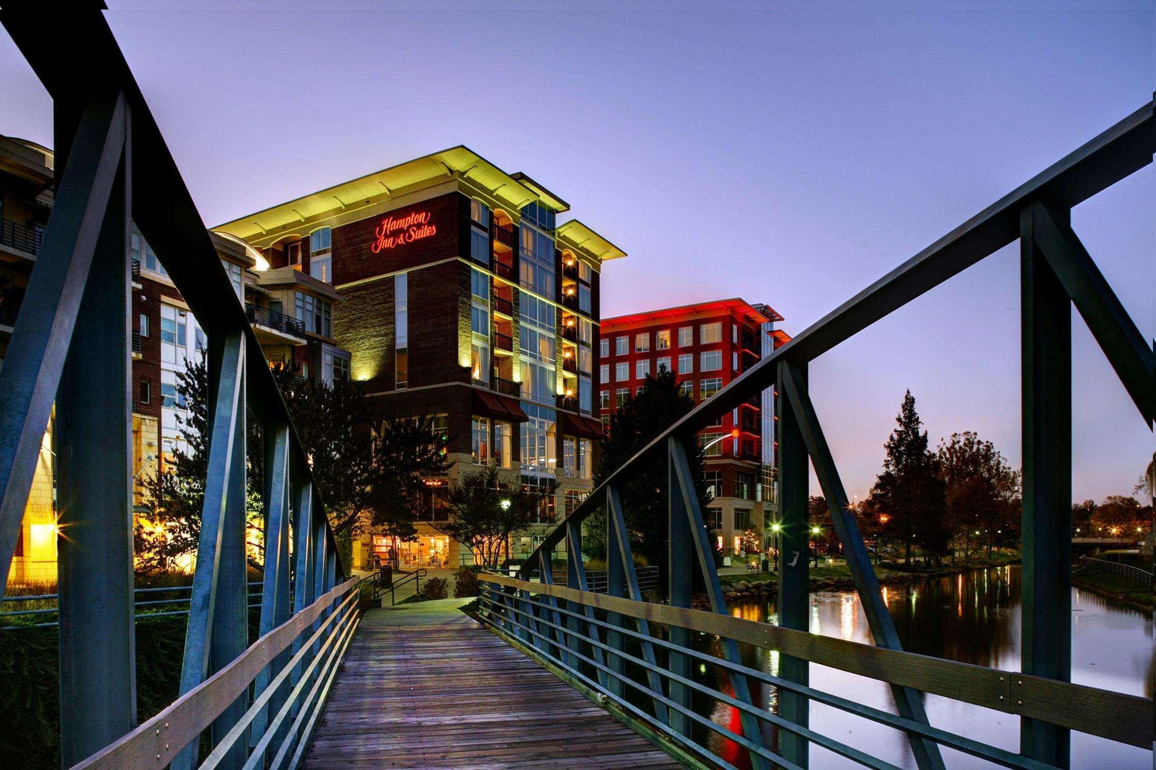 Hampton Inn & Suites Greenville-Downtown-Riverplace Екстер'єр фото