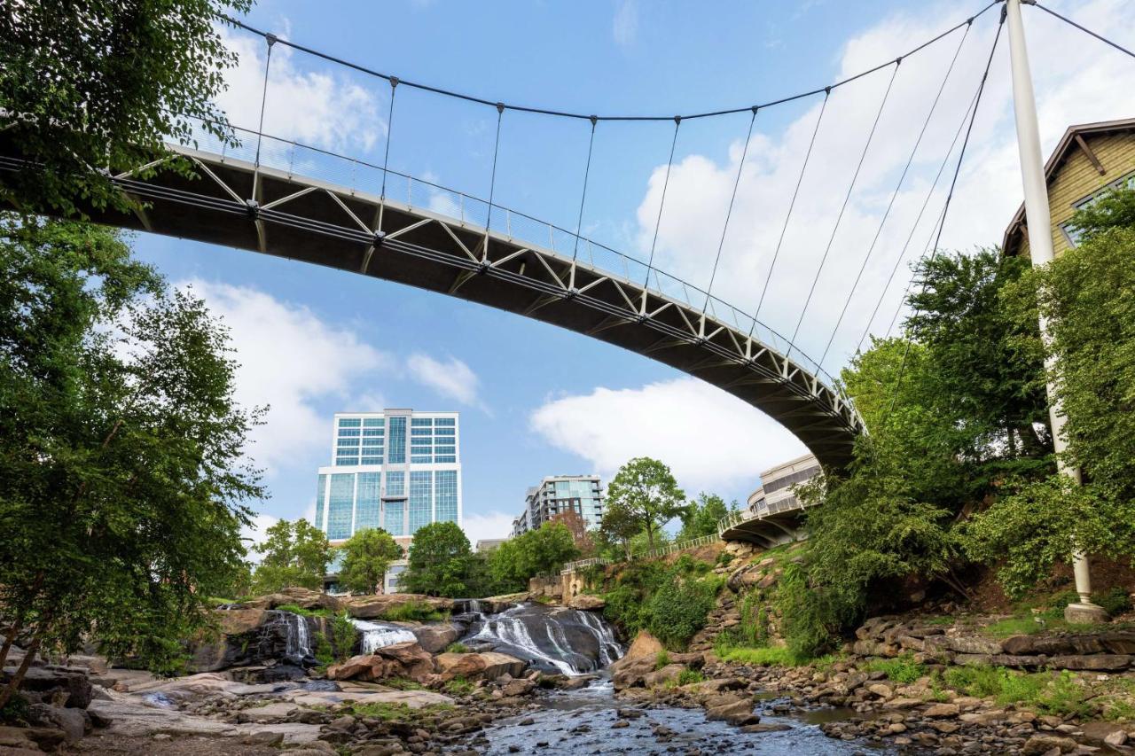 Hampton Inn & Suites Greenville-Downtown-Riverplace Екстер'єр фото
