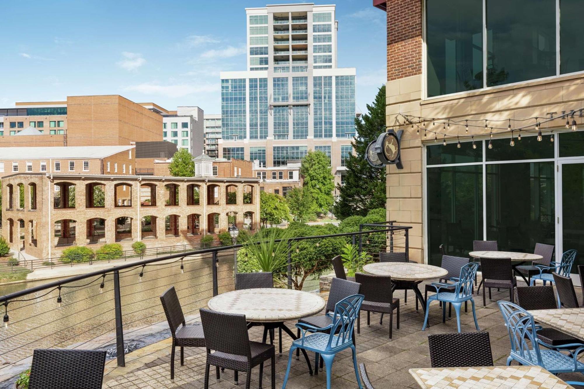 Hampton Inn & Suites Greenville-Downtown-Riverplace Екстер'єр фото